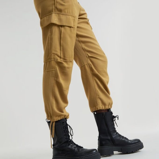 Cargo Cropped Drawcord Pants Cargo Cropped Drawcord Pants
