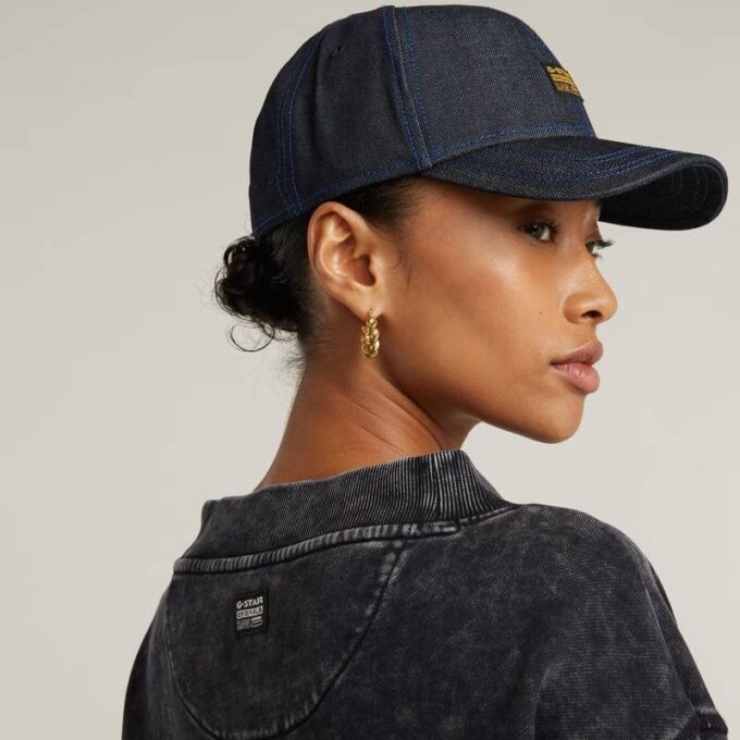 Overdyed Cropped Logo Loose Sweater Overdyed Cropped Logo Loose Sweater