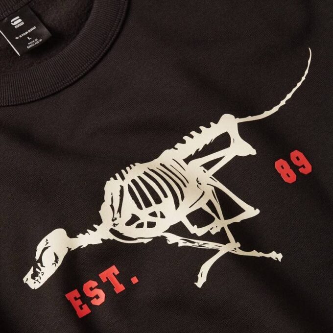 Running Dog Back Graphic Sweater Running Dog Back Graphic Sweater