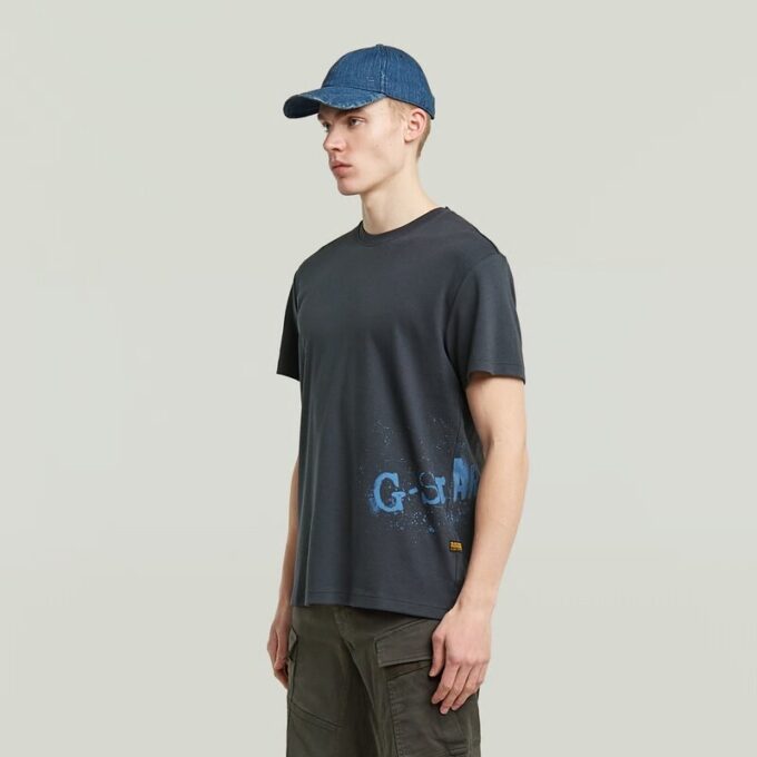 Sprayed Graphic T-Shirt Sprayed Graphic T-Shirt