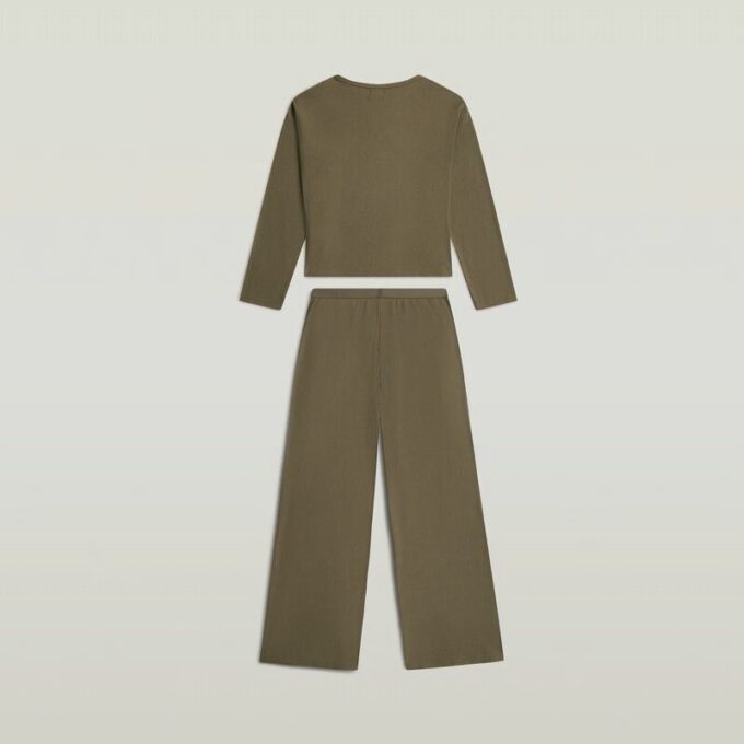 Tee and Pant Pajamas Set Tee and Pant Pajamas Set