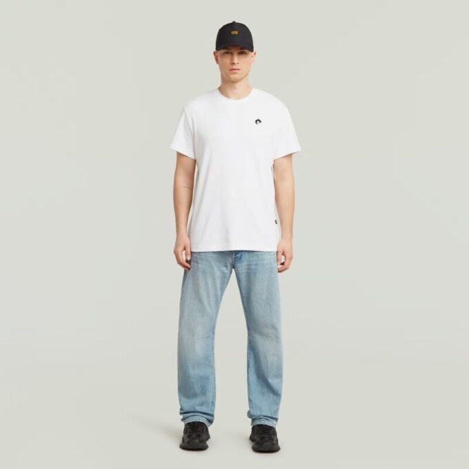 Trims Back Graphic T-Shirt Trims Back Graphic T-Shirt