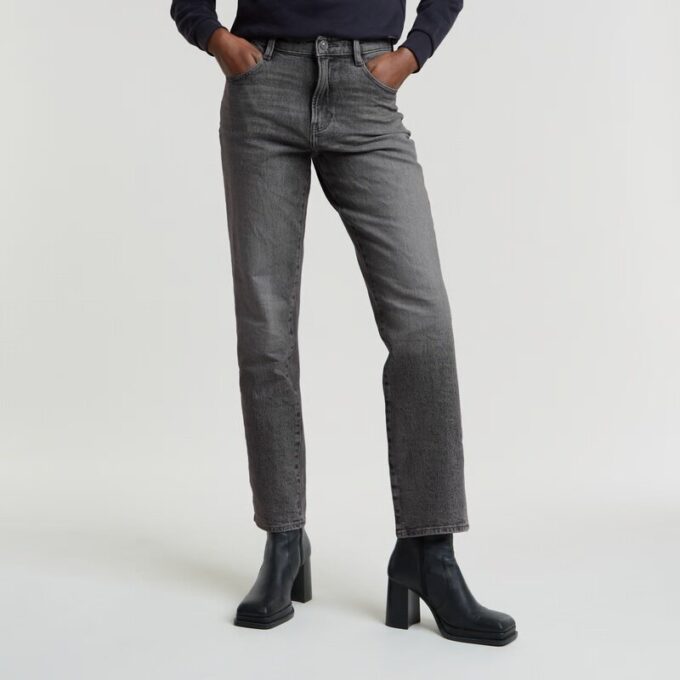 Viktoria High Straight Jeans